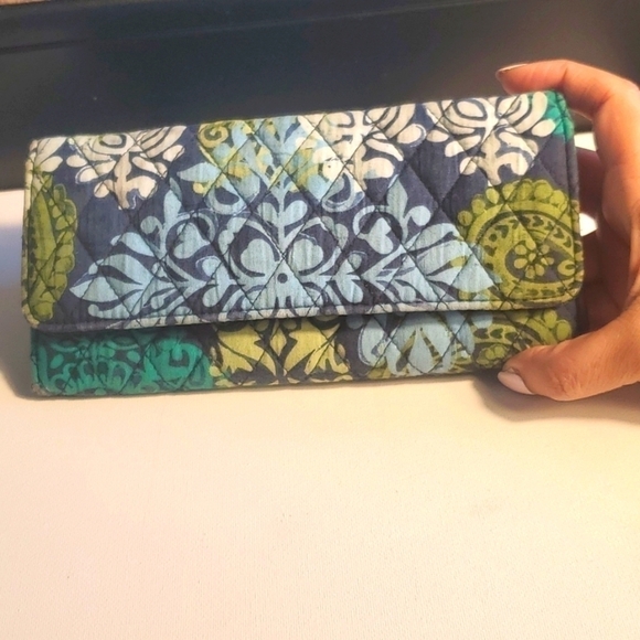 Vera Bradley Navy trifold Walet - Picture 5 of 13